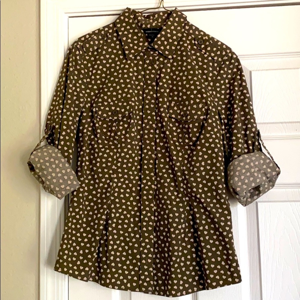Green Button Up Collared Blouse in Heart Print